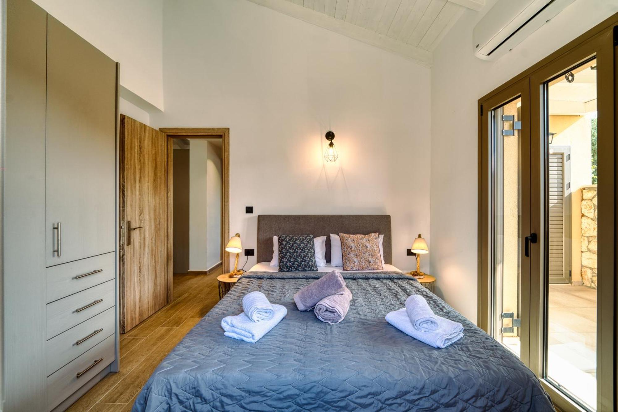 Astarte Villas - Astra Private Villas With Pool Vasilikí Eksteriør billede