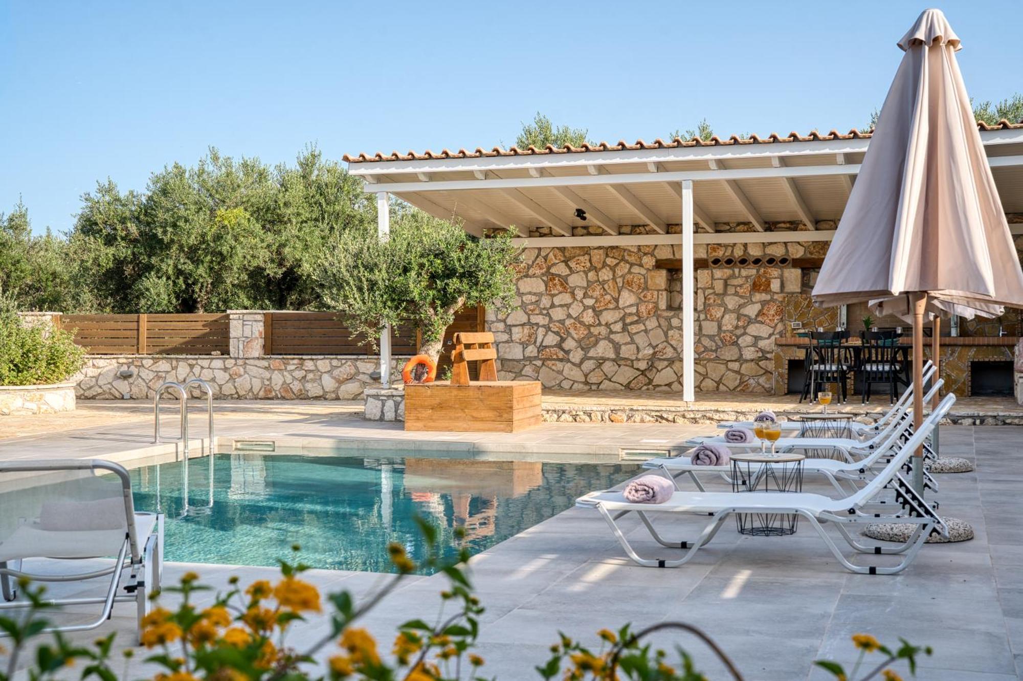 Astarte Villas - Astra Private Villas With Pool Vasilikí Eksteriør billede